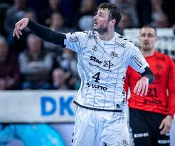 Fabian böhm sah im halbfinale die rote karte. Handball Bundesliga Kompakt Thw Kiel Gewinnt Trotz Duvnjak Rot Und Sagosen Verletzung