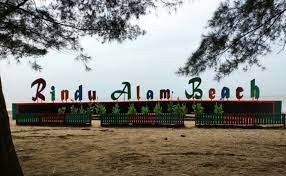 Salah satunya adalah pantai rindu alam yang terletak di kabupaten tanah bumbu. Pantai Rindu Alam Pantai Landai Dengan Fasilitas Ala Theme Park Pantai Di Pantai Alam