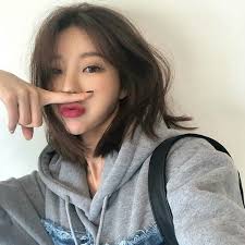 Whether you are born with smooth or curly hair, there'll always be an asian hairstyle to make you look elegant and glamorous. ËË‹ AmelielavenderËŽËŠ Asian Short Hair Korean Short Hair Short Hair Styles