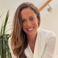 Corinne Holman's Instagram, Twitter & Facebook