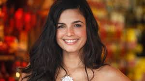 Saiba tudo sobre Emanuelle Araújo