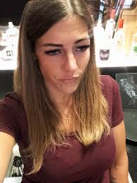 So 'ne Scheiße. Ich dachte, ich kann in der WG noch was retten. Ich habe  Peggy einen Brief geschrieben. Jetzt hat Joe den gelesen, Mann! Ich habe  mich noch nie so gehasst