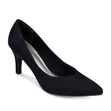 Escarpin rouge, noir, beige, à talon haut, le choix est vaste afin que chaque femme trouve chaussure à son pied. Escarpins Pas Chers Pour Femmes Chaussea