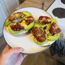 Видео клип - горячий помидоры с сыром для тех кто любит яркий вкус