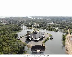 Dinamai ar rahmaan (yang maha pemurah), diambil dari perkataan ar rahmaan yang terdapat pada ayat pertama. Masjid Ar Rahman Mukim Pulau Gajah