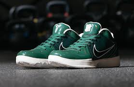 Jbl and giannis antetokounmpo team up to take on the court. Undefeated Nike Sb Dunk Black And Glass Blue White Protro Bucks Giannis Antetokounmpo Cq3869 301 Release Date Info Fitforhealth