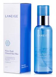 Setidaknya ada 10 rekomendasi merk face mist terbaik untuk anda. 15 Merek Face Mist Terbaik Agar Make Up Kamu Awet Sepanjang Hari