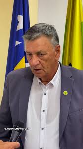 Danas sam primio velečasnog Andreja Lukanovića, župnika župe Crkvica, s  njegovim saradnicima. Oni su naši sugrađani i građani Zenice, i razgovarali  smo o infrastrukturnim pitanjima, konkretno o obnovi ...