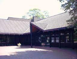 Wir sind eine kleine, aber muntere gruppe und treffen uns regelmäßig um einen bibelabschnitt zu lesen, uns darüber zu unterhalten und gemeinsam im glauben zu wachsen. Dietrich Bonhoeffer Haus Neues