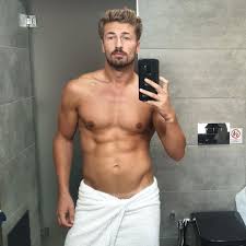 Im november machten nicolas puschmann und lars tönsfeuerborn, die sich nicolas puschmann ist offiziell wieder single. So Sah Prince Charming Nicolas Puschmann Vor 7 Jahren Aus Promiflash De