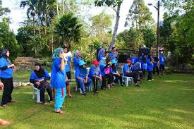 Lokasi pilihan untuk family day ini seharusnya selesa dan cukup kemudahan maklumlah yang datang ramai dan mesti ada anak kecil dan tiada laut tapi anda boleh merasai kesejukan dan kejernihan air sungai di sunnah koruss, janda baik. We Are Now Offering Teambuilding Packages At Le Manah Retreat Janda Baik Resort In Pahang Malaysia Children Swimming Pool Team Building Mini Waterfall