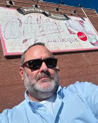 Ryan L. Munro (@rlmunro) • Instagram photos and videos