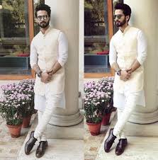 A saree is one of the most quintessential dresses to wear to an indian wedding. Groom Poses Ideas Wedding Photography Groom Photography Ideas Indian Wedding In 2020 Wedding Dress Men Wedding Outfit Men Indian Wedding Party Dresses