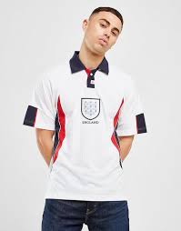 Coming in a white colourway with contrasting red and navy. Score Draw England 98 World Cup Home Trikot Herren Weiss Jd Sports