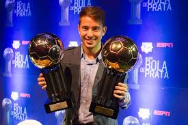 O meia éverton ribeiro e o atacante gabriel jesus como. Everton Ribeiro Recebe Propostas Europeias E Pode Deixar Cruzeiro