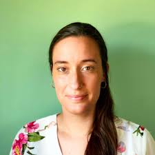 CMS postdoc Kerri Dobson, @kerrild89 with a collection of crustose  coralline algae (CCA) samples. Dobson isa new @n.sea.weed collaborator, she  is using DNA barcoding to identify CCA species that promote the settlement