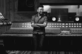 Escuchar música de alex campos ✅, alabanza y adoración de alex campos, canciones escucha todas las canciones de alex campos, lee su biografiá, escucha su discografía, sus álbumes. Alex Campos 3 Feature Crop