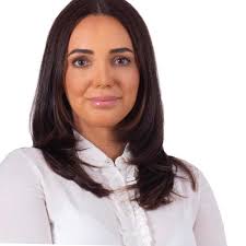 Cu ce s-a îmbogățit comunitatea din Căbești și la ce operă de artă lucrează  doi sculptori. SculpFEST 2023 ar putea aduce investiții în comună