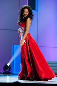 Sri lanka beauty contest reportedly suffered head injuries after a previous winner snatched away her crown on sunday. Beautiful Inside And Out Ex Miss Sri Lanka Shelters Sex Abuse Victims Al Arabiya English