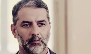 Άγριες μέλισσες άγριες μέλισσες επεισόδιο. Agries Melisses Mpismpikhs O Sklhros Diey8ynths Exei Parel8on Me Th Leniw Gossip Tv Gr