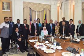 Perbadanan perustakaan awam negeri perak, perpustakaan perak, perpustakaan, buku. Dr Wan Azizah Ismail On Twitter Turut Menerima Kunjungan Hormat Dan Bermesyuarat Dengan Suhakam Di Pejabat Timbalan Perdana Menteri