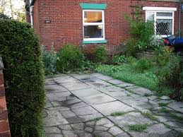Front gardens or front yards are more usually associated with domestic residences rather than commercial buildings. Front Garden Ideas By Debbie Carroll