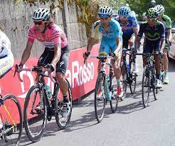 The colombian finished second in the 2014 edition of the giro behind compatriot nairo quintana, but will come up against the. Giro D Italia Stage 15 Rigoberto Uran Comes Under Attack Velouk Net