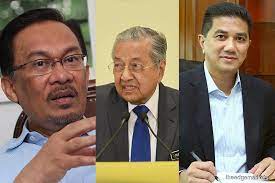 Di peringkat parti, beliau merupakan ketua dewan muslimat pas selangor dan ketua penerangan dewan muslimat pas malaysia. Dangerous Times For Mahathir Anwar And Azmin The Edge Markets