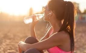 Mar 30, 2020 · well, the typical size bottle you find in the large cases of bottled water is 16.9 fluid ounces. 10 Benefits Of Water For Great Skin How Much Should You Drink Per Da Skinkraft