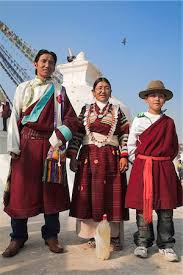 Traditional clothing for tibetan men ...