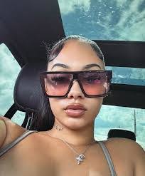 Ellie Terrell's Instagram, Twitter & Facebook