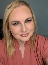 Drama with expensive earrings