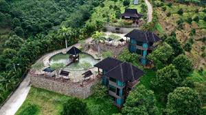 Banyak tempat menarik terdapat di pahang seperti kepada mereka yang bercadang untuk bercuti ke negeri pahang dan juga tidak terkecuali untuk warga pahang terutama yang bekerja, berikut. Damai Bercuti Di Hutan Terpencil