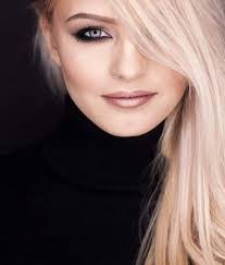 Dana Cristea's Instagram, Twitter & Facebook