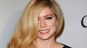 Résultat de recherche d'images pour "avril lavigne"