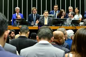 Assessor é exonerado após invadir programa ao vivo, xingar e pedir reeleição de Lula