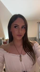 A b i g a i l (@abigail.buckley)