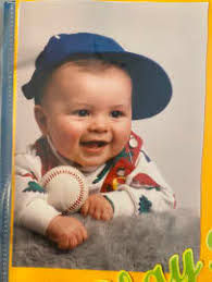 Aaron Echevarria's Instagram, Twitter & Facebook