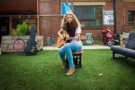 Education and music bachelor degree (honours)/bachelor degree the bachelor of education (honours) and bachelor of music is a double degree course that will provide you with a high quality education in music and prepare you to offer students the same in primary or secondary schools. Bachelor Of Music Victoria University
