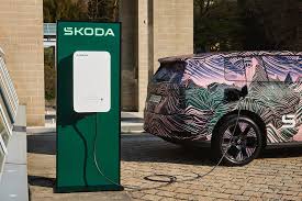 Škoda Peaq Electric SUV Debuts With 600-km Range - The EV Report