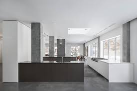 Le livre numérique (en anglais : 70 Gray Kitchen Ideas Photos Home Stratosphere