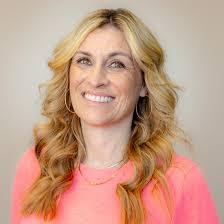 Mina Henderson's Instagram, Twitter & Facebook