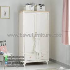 Datang dengan design minimalis yang gampang dipadupadankan dengan bermacam furniture yang lain. Jual Lemari Pakaian Anak Duco Invory Bawu Furniture