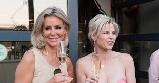 Tanja dexters was crowned miss belgium 1998 and represented her country at miss universe 1999 and miss world 1998. In Beeld 20 Jaar Geleden Werd Tanja Dexters Miss Belgie En Dat Vraagt Om Een Exclusief Feestje Celebrities Hln Be