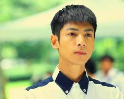 Tiểu Hà Dĩ Thâm hóa tổng tài cao ngạo, đẹp siêu thực khiến chị em mê đắm