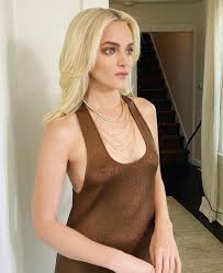 Madeline Brewer - Free pics, galleries & more at Babepedia