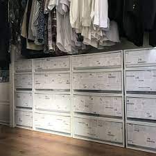 棚 ダイソーリメイクシート リクシルdフロア ウォークスルークローゼット 収納部屋 などのインテリア実例 2017 12 10 11 52 30 roomclip ルームクリップ クローゼット 収納 部屋 収納 ウォークスルークローゼット