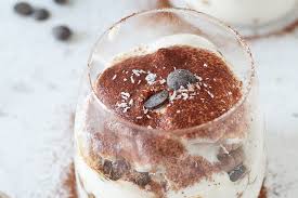 Si tratta di una variante della versione classica realizzata senza uova e senza caffè. Tiramisu Al Cocco E Cioccolato Al Bicchiere Di Cecilia Mansani Sojasun