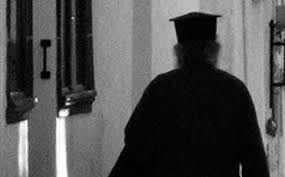 Το παράσιτο που προκαλεί τη νόσο στα ζώα είναι διαφορετικό. O Iereas Poy Skotwse Th Gata Sto Bolo Moy Epite8hke Prwth Kai Thn Xtyphsa