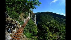 Foto sobre rio de crisul repede no centro de oradea no condado de bihor, crisana, romênia e em hungria do sudeste. Via Ferrata Casa Zmeului Youtube